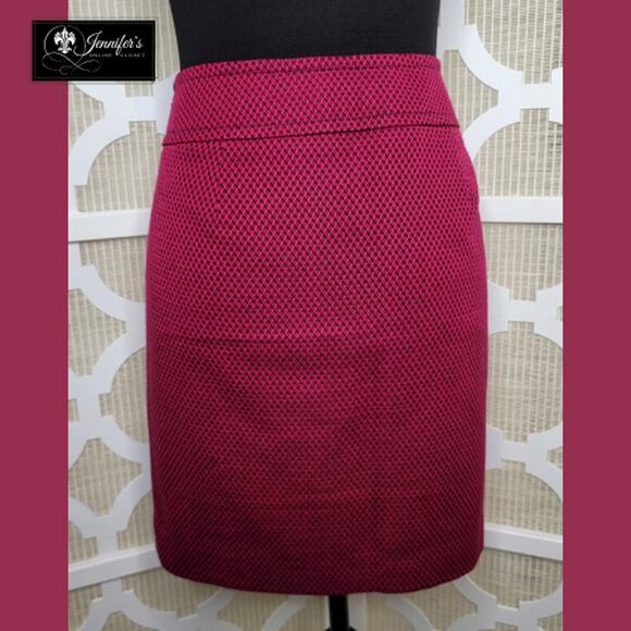 LOFT Magenta and Black Button Flap Pocket Diamond Tweed Pencil Skirt Size 10 - Picture 4 of 7